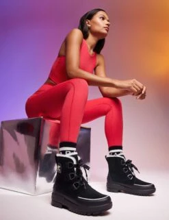 Compressive High Waisted Legging - Cherry -The Sports Edit 311023 TSE EDITORIAL 0236 1