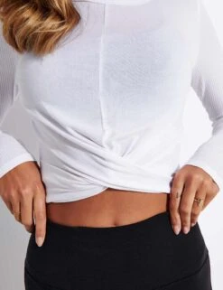 Cover Long Sleeve Top - White 9 Cover Long Sleeve Top - White -The Sports Edit Alo Yoga COVER LONG SLEEVE TOP W3345R WHITE 0026