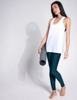 Don't Get It Twisted Tank - White -The Sports Edit Alo Yoga DON T GET IT TWISTED TANK W2709R WHITE 0014