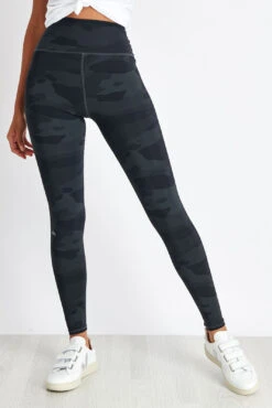 High Waisted Vapor Legging - Black Camo -The Sports Edit Alo Yoga HIGH WAIST VAPOR LEGGING W5635R Black Camouflage 0009 27a4e9d1 090e 4a03 8759 88cc3b0b8550