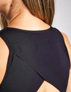 Born Nara Bra - Black -The Sports Edit BORN Nara Perf Bra I22CS70 B Black 0033