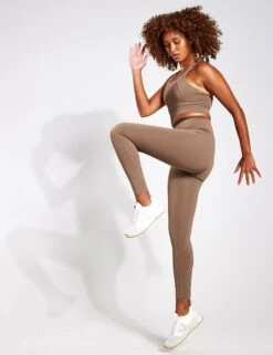 Born Saril Legging - Walnut 8 Born Saril Legging - Walnut -The Sports Edit BORN Saril Perf Legging O22CS41 L W Walnut 0002