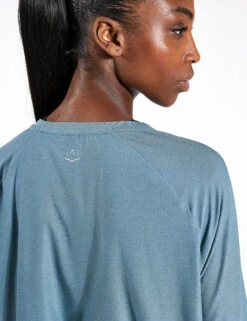 Beyond Yoga Featherweight Daydreamer Pullover - Storm Heather -The Sports Edit Beyond FEATHERWEIGHT DAYDREAMER PULLOVER LWSD7792DAR STORM HEATHER 0004
