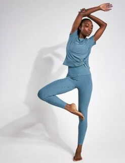 Beyond Yoga Featherweight For A Spin Tee - Storm Heather 9 Beyond Yoga Featherweight For A Spin Tee - Storm Heather -The Sports Edit Beyond FEATHERWEIGHT FOR A SPIN TEE LWSD7856DAR STORM HEATHER 0007