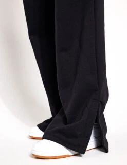 Beyond Yoga On The Go Pant - Black 8 Beyond Yoga On The Go Pant - Black -The Sports Edit Beyond Yoga On The Go Pant NF1239 BLAS 0030