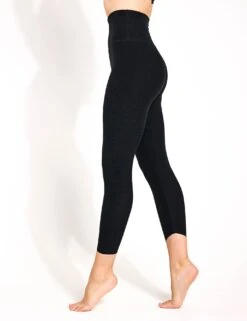 Beyond Yoga Spacedye Walk And Talk High Waisted Capri Legging - Darkest Night 8 Beyond Yoga Spacedye Walk And Talk High Waisted Capri Legging - Darkest Night -The Sports Edit Beyond Yoga Spacedye Walk and Talk High Waisted Capri Legging DIL353 0008