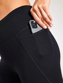 Sweaty Betty The 7/8 Power Leggings Set - Black 17 Sweaty Betty The 7/8 Power Leggings Set - Black -The Sports Edit Bundle 07 Sweaty Betty Power Medium Support Sports Bra Black Sweaty Betty Power Gym 7 8 Leggings Black 0033