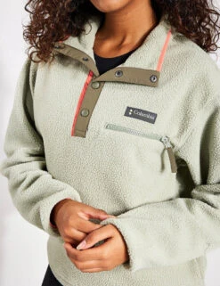 Columbia Helvetia Cropped Half Snap Fleece - Safari -The Sports Edit Columbia Helvetia Cropped Half Snap Fleece 2014561 Safari 00161