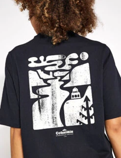 Columbia North Cascades Graphic T-Shirt - Black/Simple Gorge 9 Columbia North Cascades Graphic T-Shirt - Black/Simple Gorge -The Sports Edit Columbia North Cascades Graphic SS Tee 2036593010 BLACK 0022