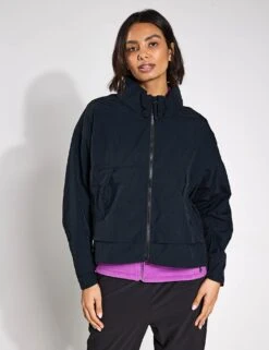Columbia Paracutie II Hooded Windbreaker - Black -The Sports Edit Columbia paracutie II Windbreaker Coupe vent 0028