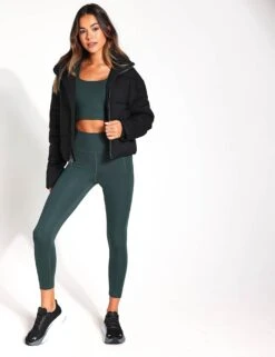 Cropped Puffer Jacket - Black -The Sports Edit Girlfriend Collective CROPPED PUFFER 2000 JB BLACK 0013