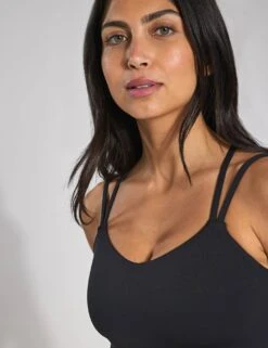 Noah Strappy Bra - Black 8 Noah Strappy Bra - Black -The Sports Edit Girlfriend Collective Float Noah Strappy Bra 1054 JB Black 0023