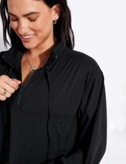 Hummingbird Half Zip Windbreaker - Black -The Sports Edit Girlfriend Collective GC HUMMINGBIRD HALF ZIP WINDBREAKER 6006 JB BLACK S 0019