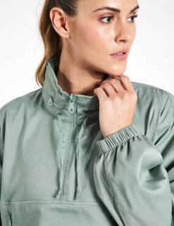 Hummingbird Half Zip Windbreaker - Chinoiserie 11 Hummingbird Half Zip Windbreaker - Chinoiserie -The Sports Edit Girlfriend Collective hummingbird half zip windbreaker 6006 HG Chinoiserie 0034