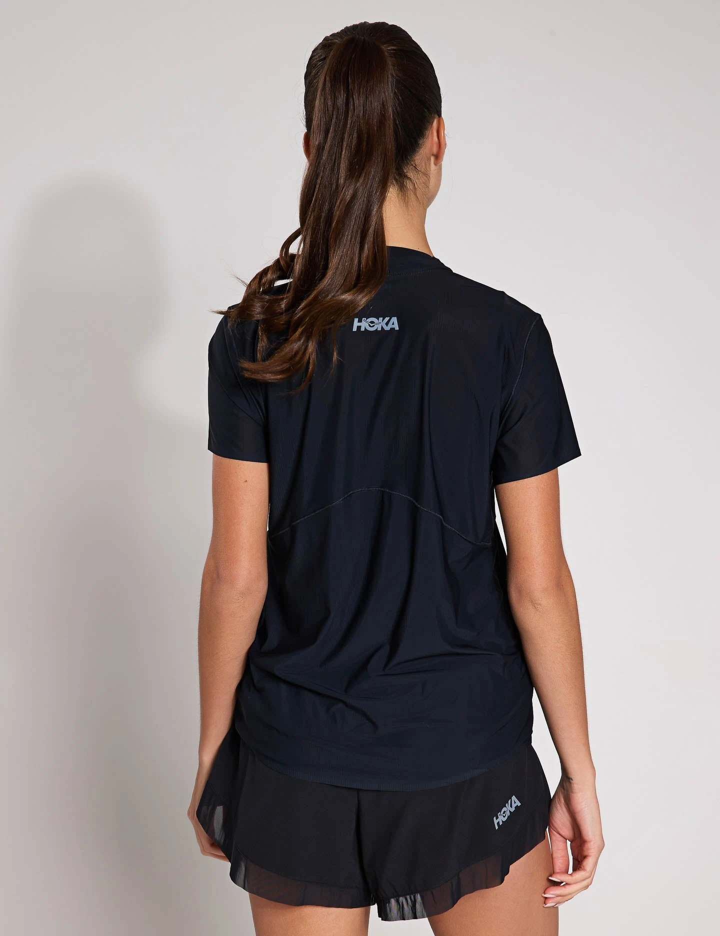 Hoka Airolite Run Top - Black 4 Hoka Airolite Run Top - Black - Image 2
