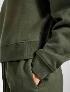 Becca Cropped Sweater - Olivine 9 Becca Cropped Sweater - Olivine -The Sports Edit Lilybod Becca Cropped Fleece Crew LT66 OLV Olivine 0016