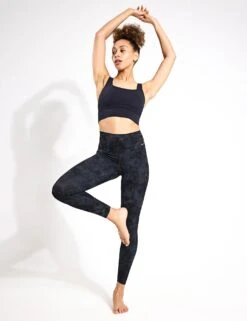 Nike Alate Ellipse Longline Sports Bra - Black/Sail -The Sports Edit NIKE alate ellipse longline sports bra black sail do6619 010 ZYM143 0062