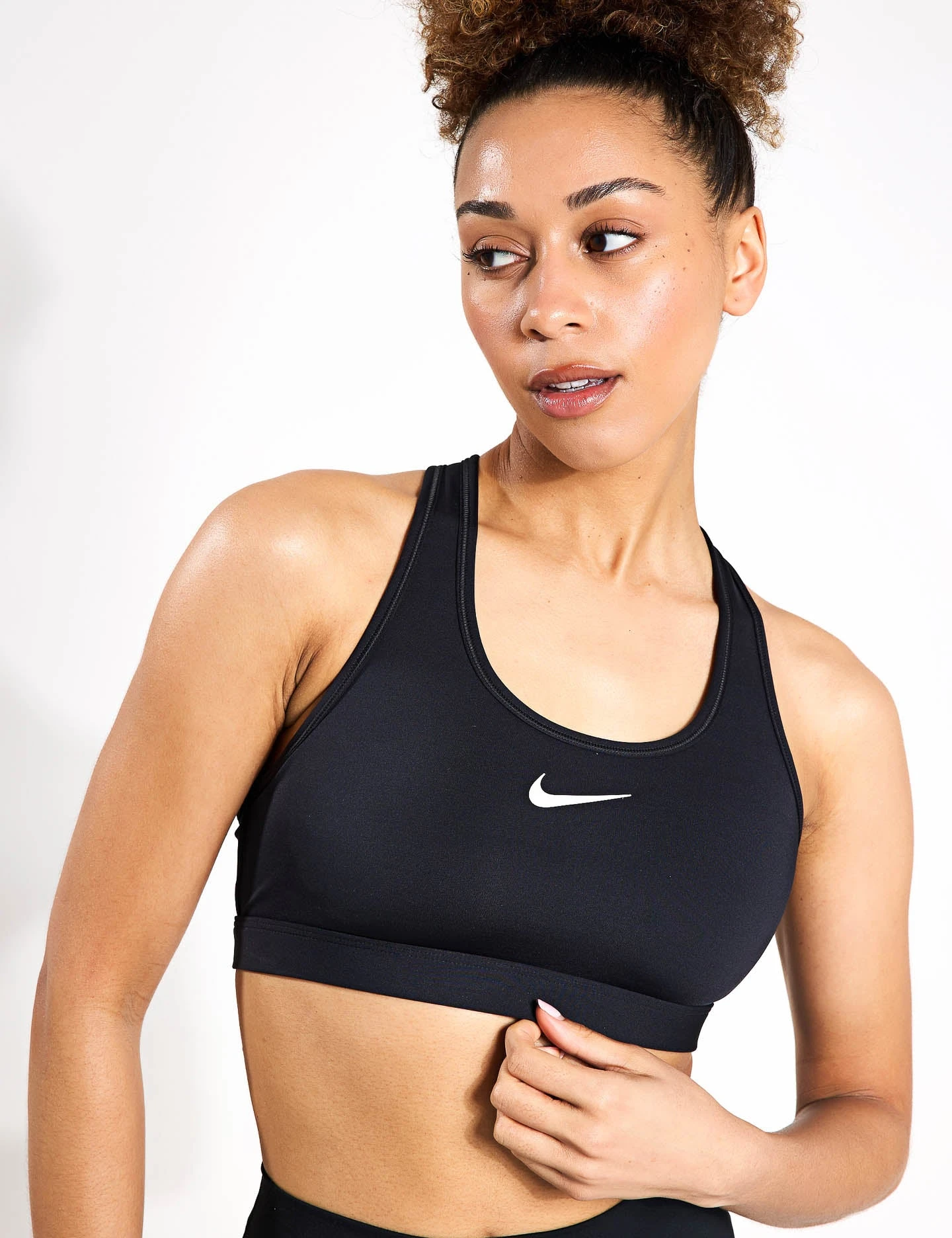 Nike Swoosh Medium Support Bra - Black/White 3 Nike Swoosh Medium Support Bra - Black/White