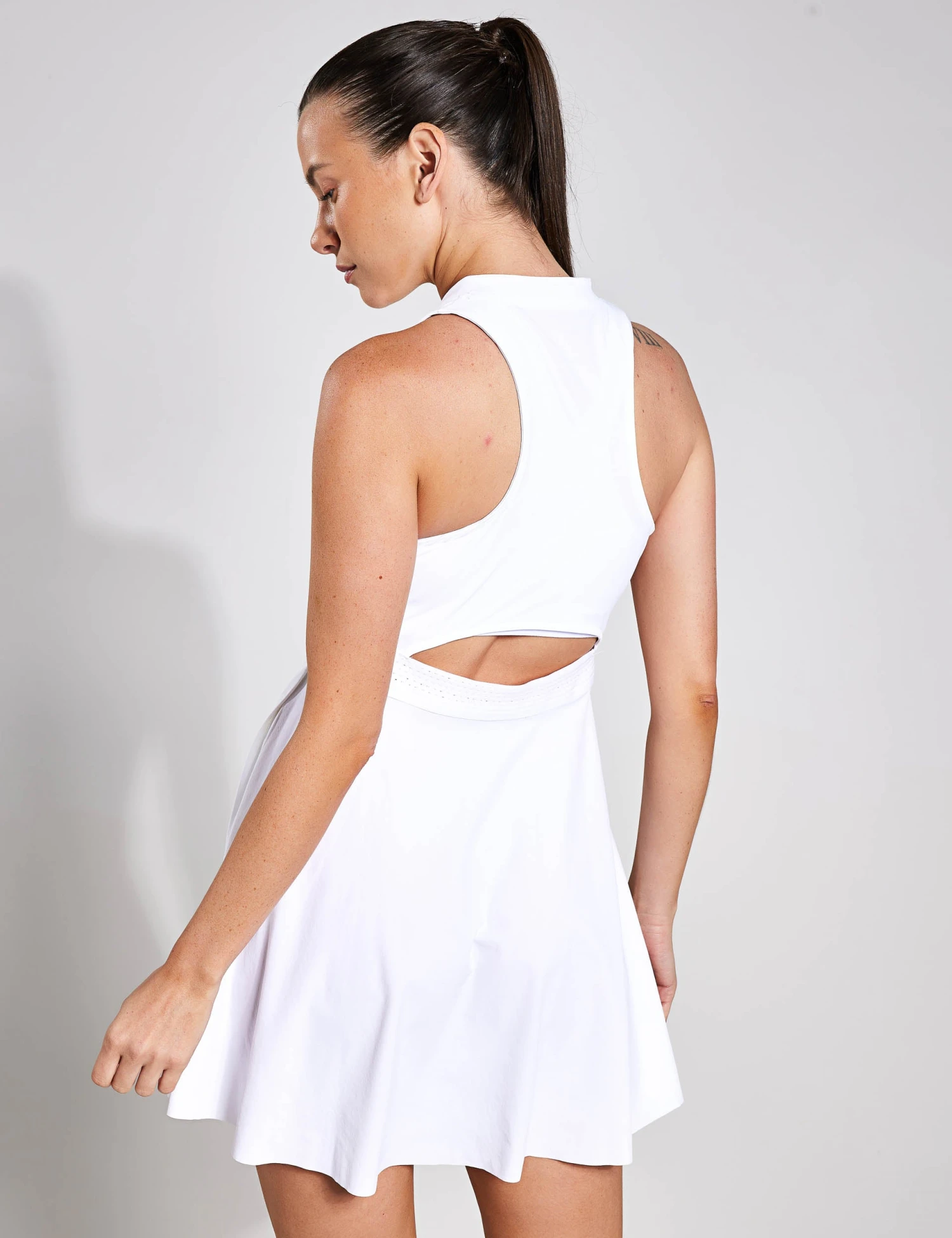 Nike Dri-FIT Advantage Tennis Dress - White/Black 4 Nike Dri-FIT Advantage Tennis Dress - White/Black - Image 2