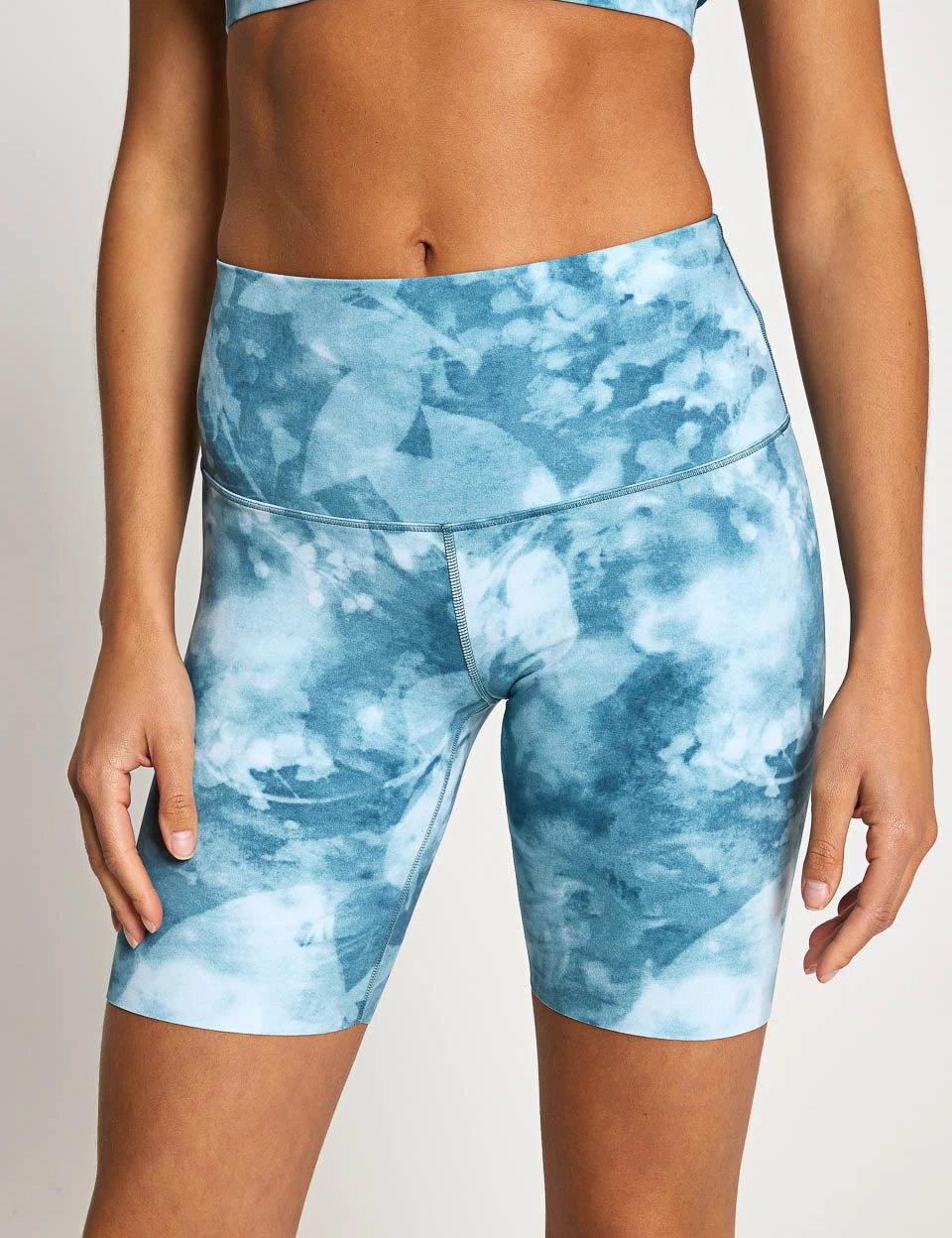 Nike Zenvy 8" Printed Biker Shorts - Smokey Blue 3 Nike Zenvy 8" Printed Biker Shorts - Smokey Blue