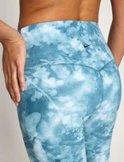 Nike Zenvy 8" Printed Biker Shorts - Smokey Blue 8 Nike Zenvy 8" Printed Biker Shorts - Smokey Blue -The Sports Edit Nike Zenvy 8 Printed Biker Shorts HJ2301 006S Smokey Blue 0004