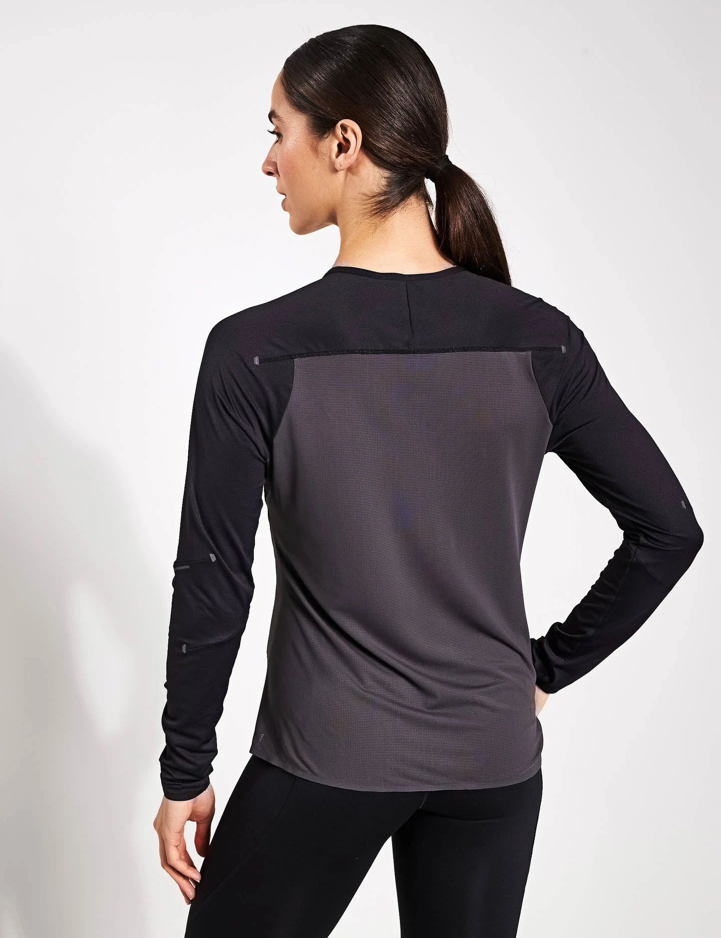 On Running Core Long-T - Black 4 On Running Core Long-T - Black - Image 2