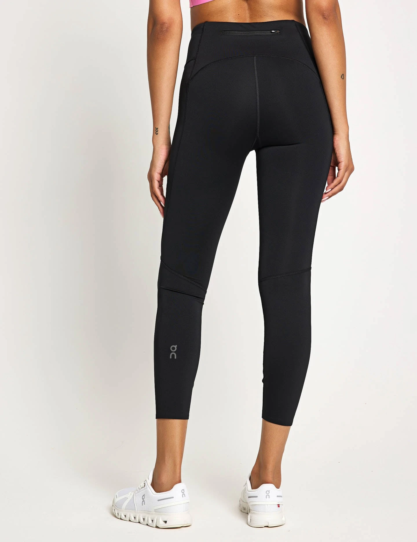 On Running Performance Tights 7/8 - Black 4 On Running Performance Tights 7/8 - Black - Image 2