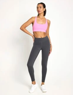 On Running Studio Bra - Raspberry -The Sports Edit On Running Studio Bra 1WF12382501S Raspberry 0038