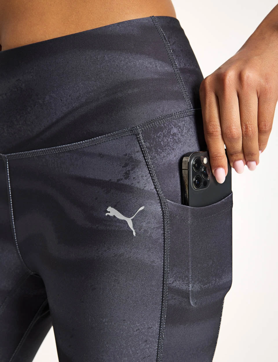 Puma Run Velocity Print Tights - Black 6 Puma Run Velocity Print Tights - Black - Image 4