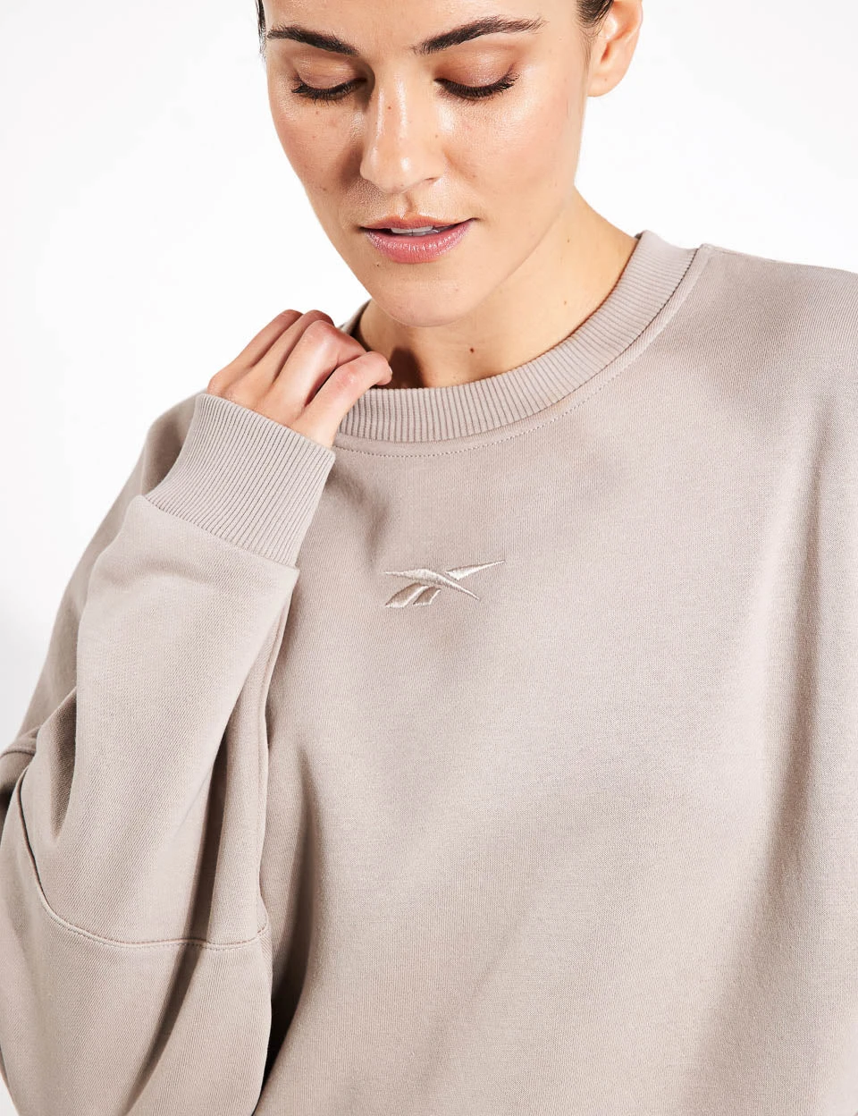 Reebok Lux Oversized Crew - Ash 4 Reebok Lux Oversized Crew - Ash - Image 2