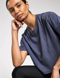 Under Armour Rival Wash Short Sleeve - Downpour Grey/Black 8 Under Armour Rival Wash Short Sleeve - Downpour Grey/Black -The Sports Edit Under Armour Rival Wash Short Sleeve 1389724 044XS Downpour Grey Black 0026