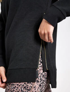 Varley Manning Sweat - Black 11 Varley Manning Sweat - Black -The Sports Edit VARLEY manning sweat black 0028