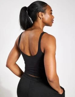 Vuori Daily Crop - Black -The Sports Edit VUORI DAILY CROP VW1027 BLK BLACK 0040