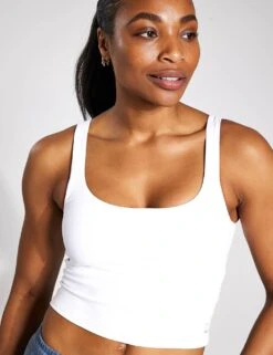 Vuori Daily Crop - White