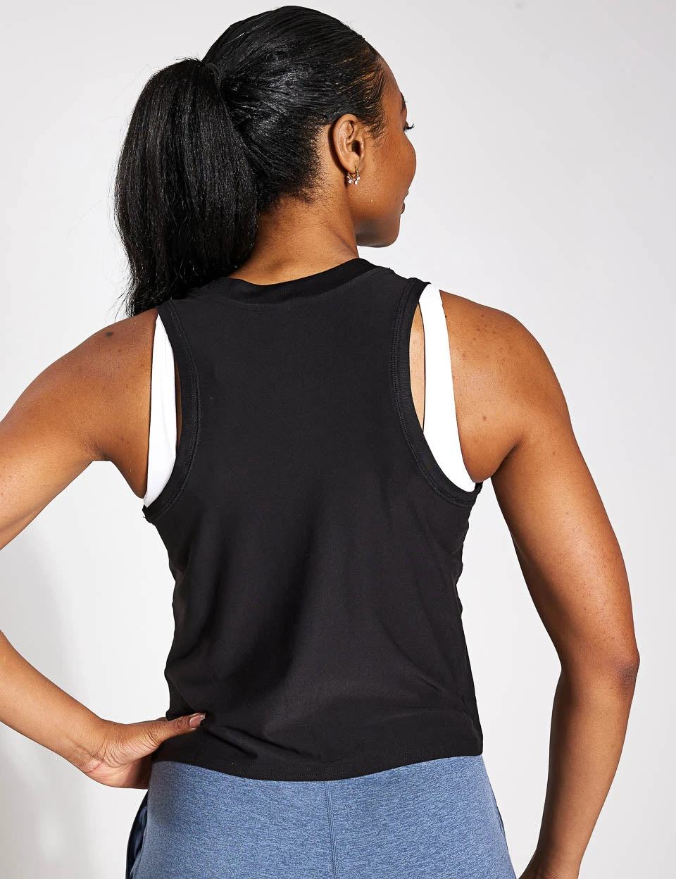 Vuori Energy Top - Black 4 Vuori Energy Top - Black - Image 2