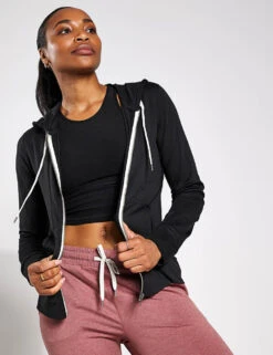 Vuori Halo Performance Hoodie 2.0 - Black Heather -The Sports Edit VUORI HALO PERFORMANCE HOODIE 2 0 VW268 HBK BLACK HEATHER 0005