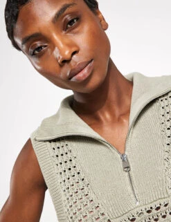 Varley Bains Half Zip Tank - Seagrass -The Sports Edit Varley Bains half zip tank VAR01989 GRE Seagrass 0028