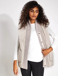 Varley Covey Reversible Quilt Gilet - Dove/Sandshell -The Sports Edit Varley Covey Reversible Quilt Gilet VAR01598 Dove Sandshell 0003