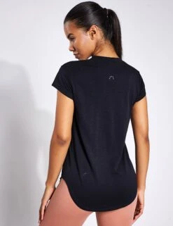 Varley Jade Seamless Tee - Black -The Sports Edit Varley JADE SEAMLESS TEE VAR01334 Black 0003