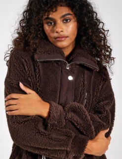 Varley Jones Coat - Coffee Bean -The Sports Edit Varley Jones Coat VAR01095 CB Coffee Bean 0024