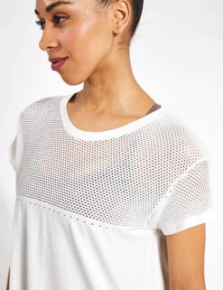 Varley Calloway Boxy Tee - Snow White 9 Varley Calloway Boxy Tee - Snow White -The Sports Edit Varley calloway boxy tee VAR01779 WHI snow white 0004