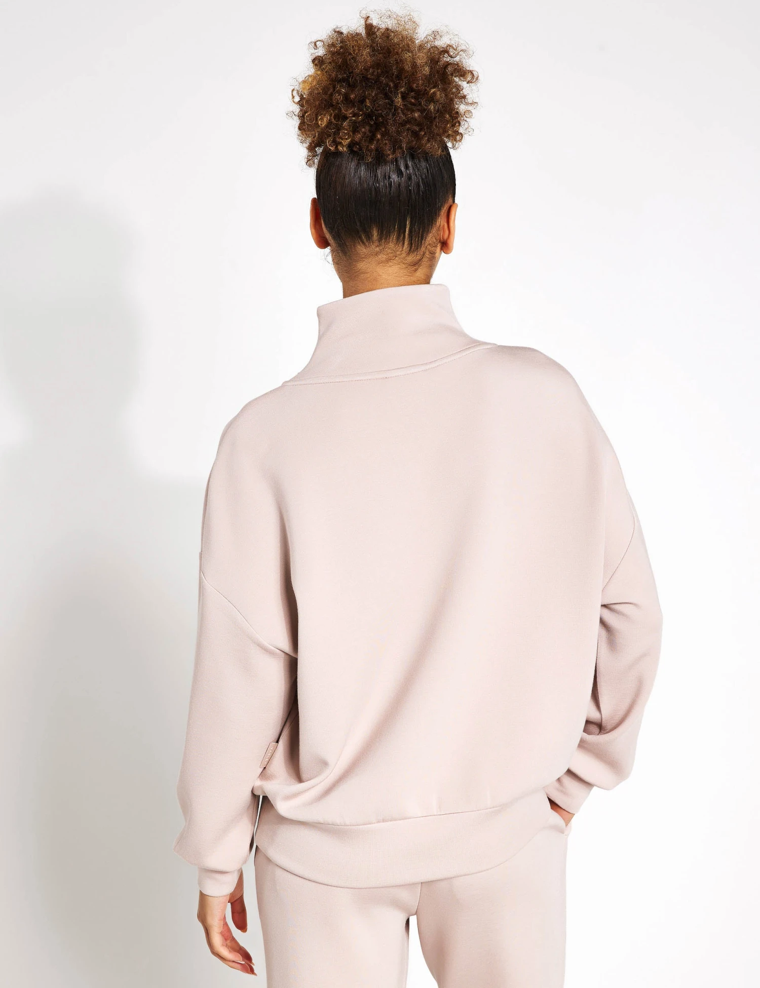 Varley Hawley Half-Zip Sweat - Mushroom 4 Varley Hawley Half-Zip Sweat - Mushroom - Image 2