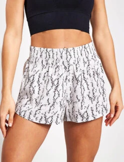 Varley Kallin Running Short 1.5" - Sand Fragment Snake