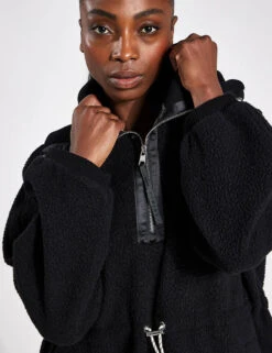 Varley Parnel Half Zip Fleece - Black -The Sports Edit Varley parnel half zip fleece VAR01602 BLA black 00131