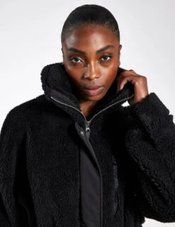 Varley Walsh Quilt Sherpa Coat - Black 13 Varley Walsh Quilt Sherpa Coat - Black -The Sports Edit Varley walsh quilt sherpa coat VAR01600 BLA black 0028