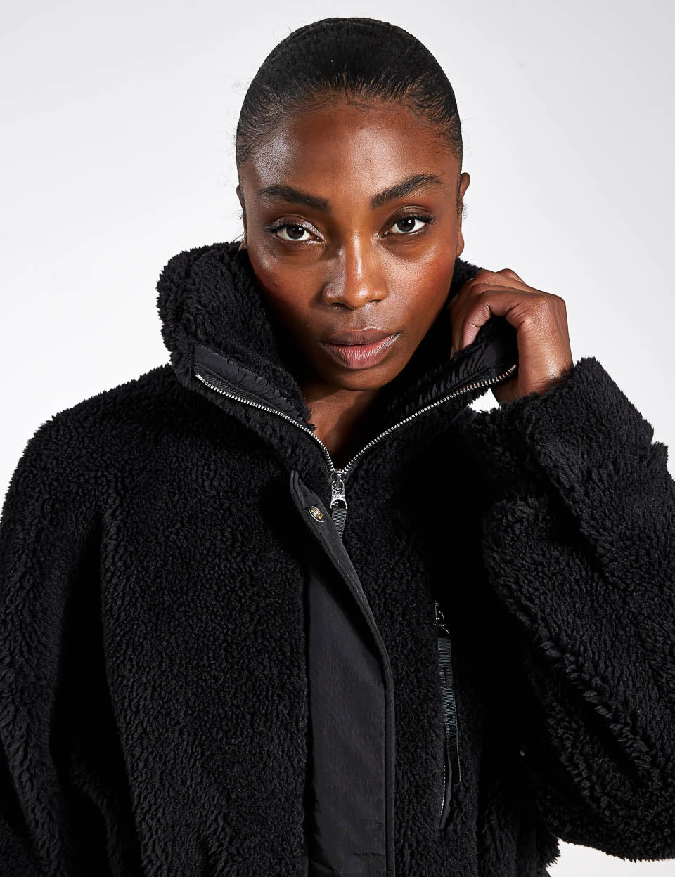 Varley Walsh Quilt Sherpa Coat - Black 8 Varley Walsh Quilt Sherpa Coat - Black - Image 6