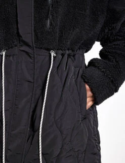 Varley Walsh Quilt Sherpa Coat - Black 11 Varley Walsh Quilt Sherpa Coat - Black -The Sports Edit Varley walsh quilt sherpa coat VAR01600 BLA black 0029