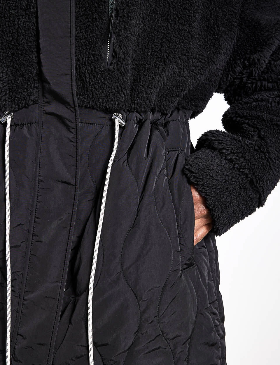 Varley Walsh Quilt Sherpa Coat - Black 6 Varley Walsh Quilt Sherpa Coat - Black - Image 4