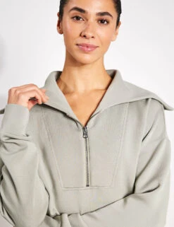 Varley Yates Half-Zip Sweat - Seagrass -The Sports Edit Varley yates half zip sweat VAR01657 SEA seagrass 0024