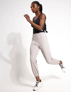 Vuori Boyfriend Jogger - Soft Pewter Heather -The Sports Edit Vuori Boyfriend Jogger VW457 HEW Soft Pewter Heather 0025